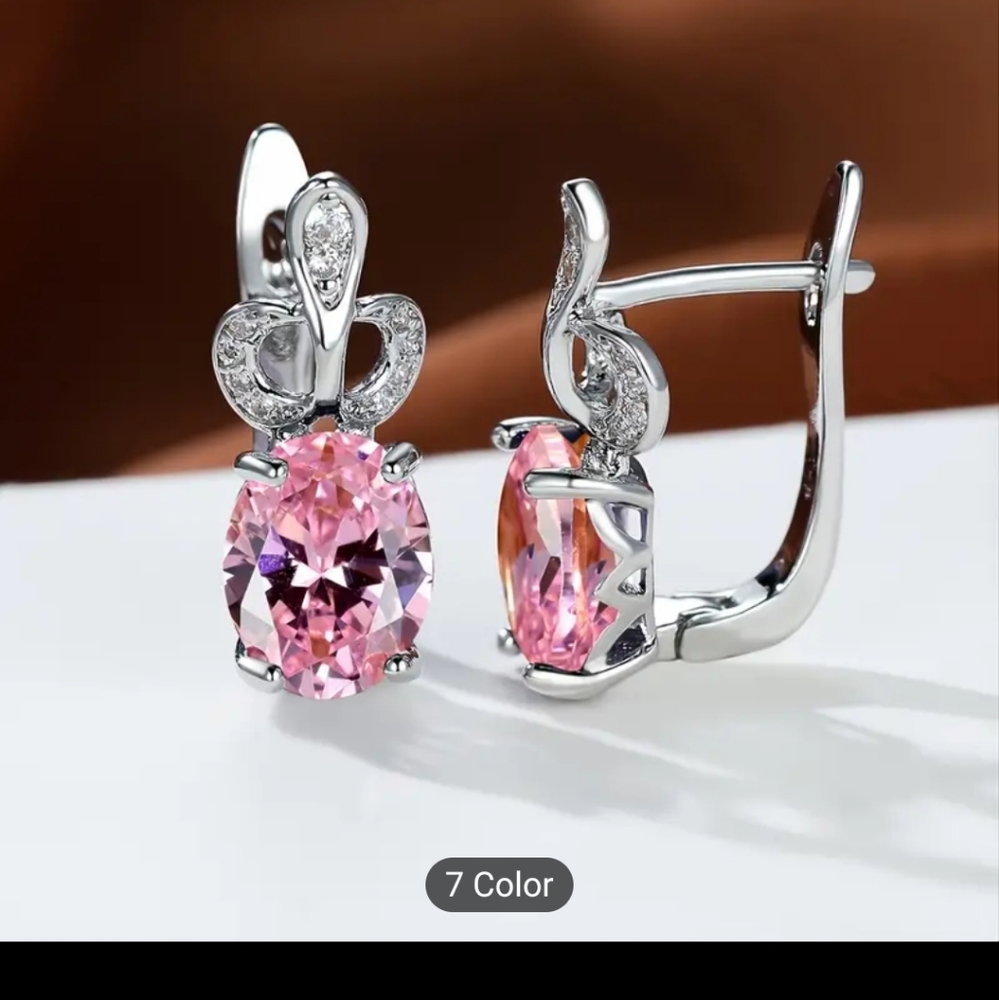 🩷🩷NEW🩷🩷BREATHTAKING!! BARBIE PINK and CLEAR Oval Cut CZ Earrings in SILVER